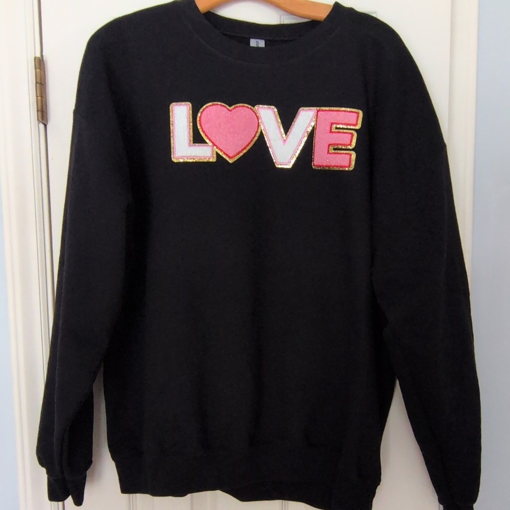 Gildanβ Heavy Blend Black LOVE Heart Graphic Sweatshirt XL Embroidered Glitter